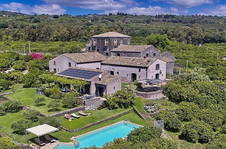 Vakantiehuis Ferienvilla 'Borgo degli Aranci