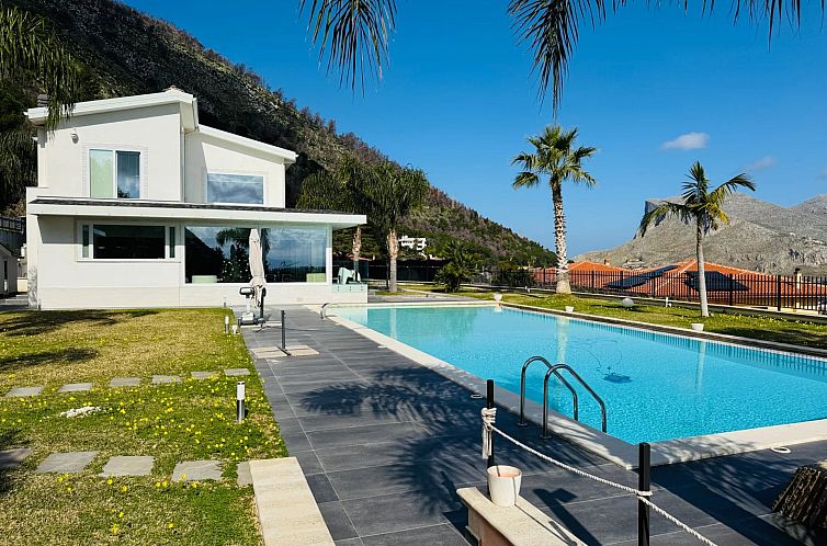 Vrijstaande woning in Palermo