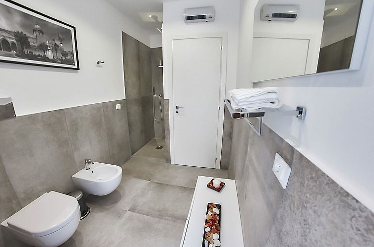 Appartement mit Balkon