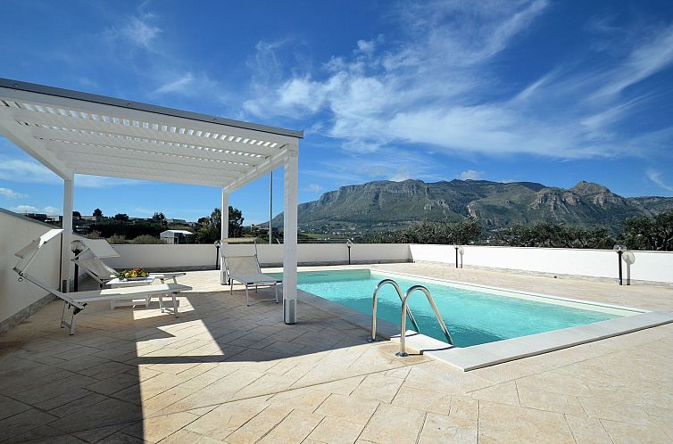 Vakantiehuis Chalet mit privatem Pool 8 Plätze klimatisiert