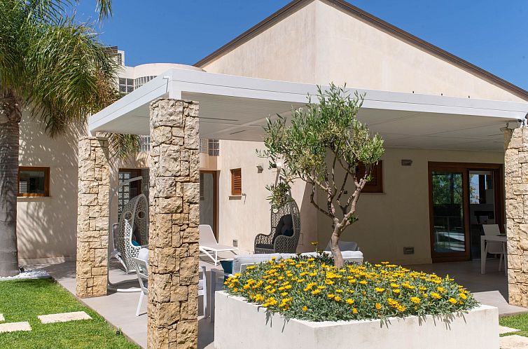 Vakantiehuis Villa in Sizilien am Meer mit beheiztem Pool
