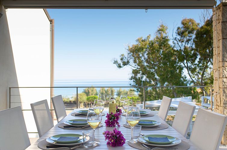 Vakantiehuis Villa in Sizilien am Meer mit beheiztem Pool