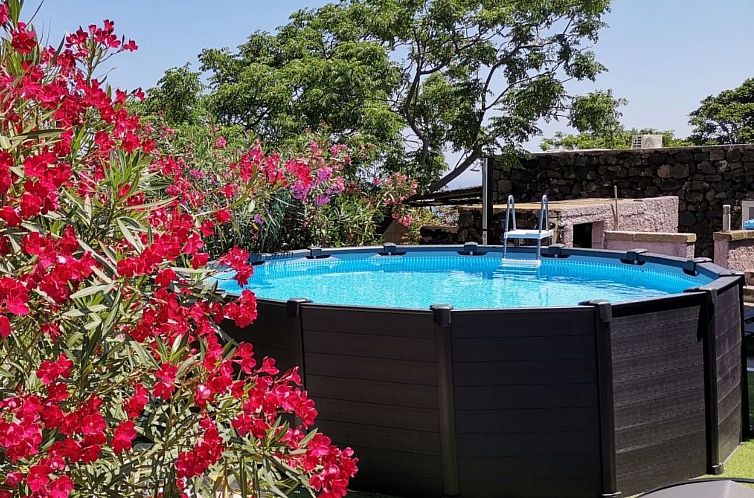 Appartement Dammuso mit Terrasse und Meerblick