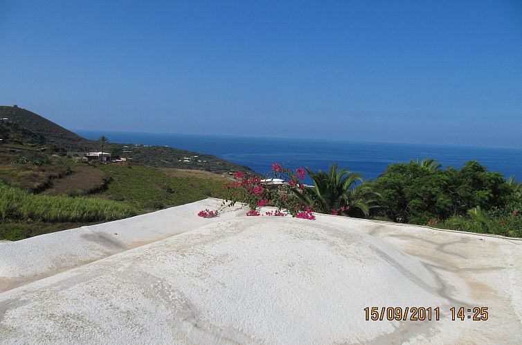 Appartement Dammuso mit Terrasse und Meerblick
