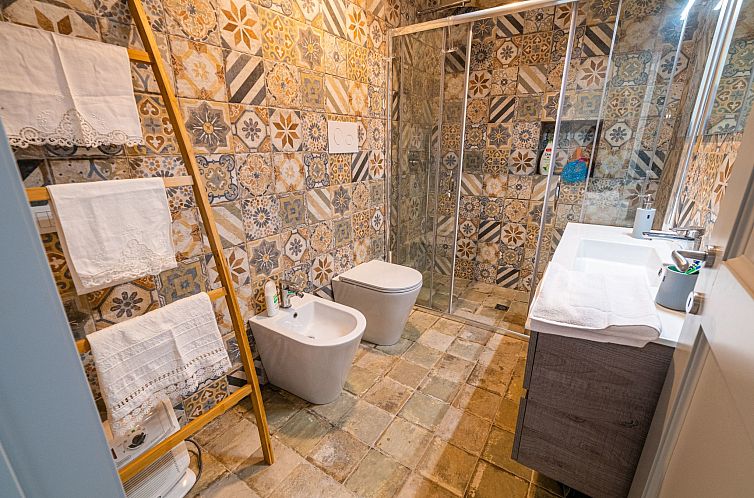 Vakantiehuis Zwei Einheiten, Luxus, Schwimmbad, Gemüsegarte