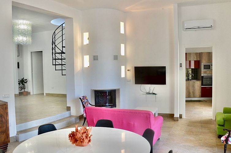 Vakantiehuis Villa 'Mama Cossyra' in der Nähe des Strandes