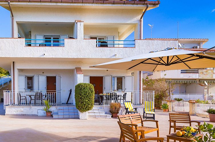 Appartement Appartement in Sciacca mit Terrasse und Grill un