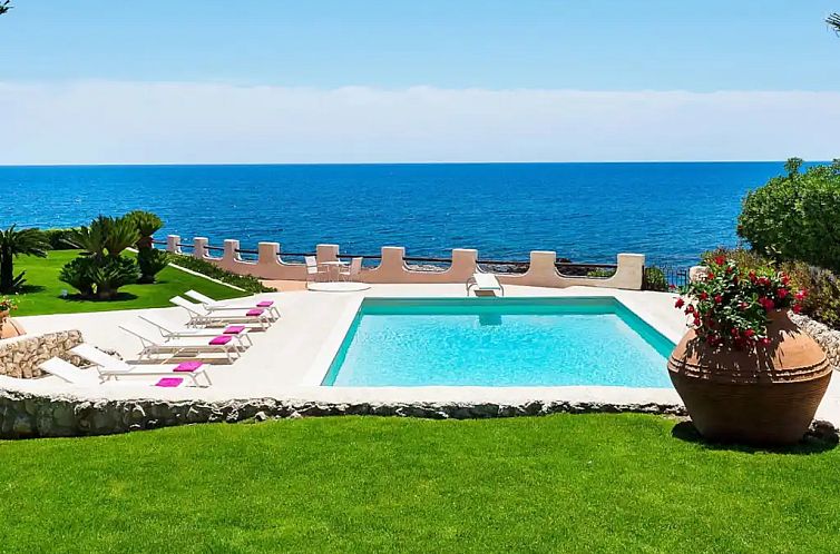 Villa Maura