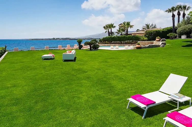 Villa Maura