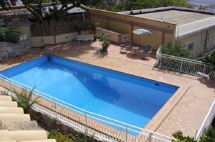 Appartement SYRAKUS IN WOHNSITZ MIT POOL PLEMMIRIO