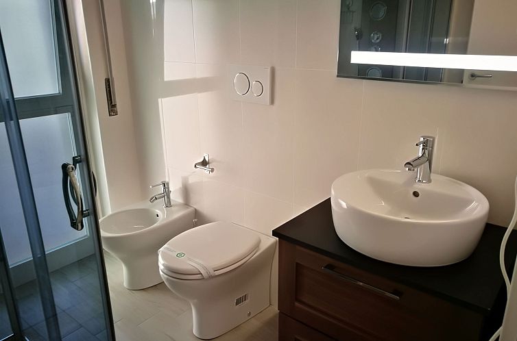 Appartement "Rivamare Loft" mit Waschmaschine und Geschirrsp