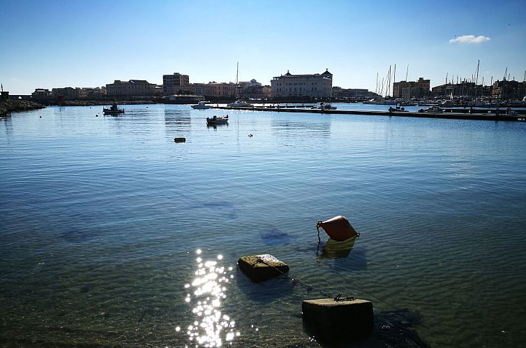 Appartement "Rivamare Loft" mit Waschmaschine und Geschirrsp