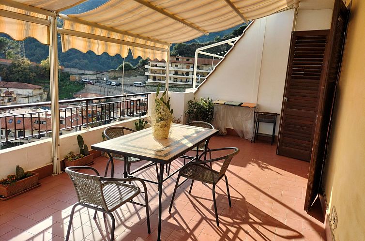 Appartement 'Entire' mit Terrasse
