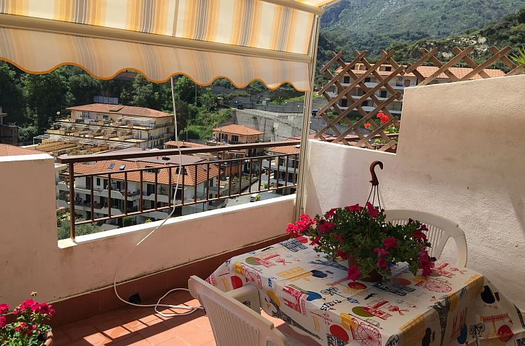 Appartement mit Terrasse