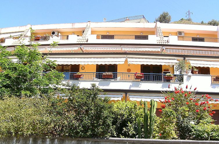 Appartement mit Terrasse