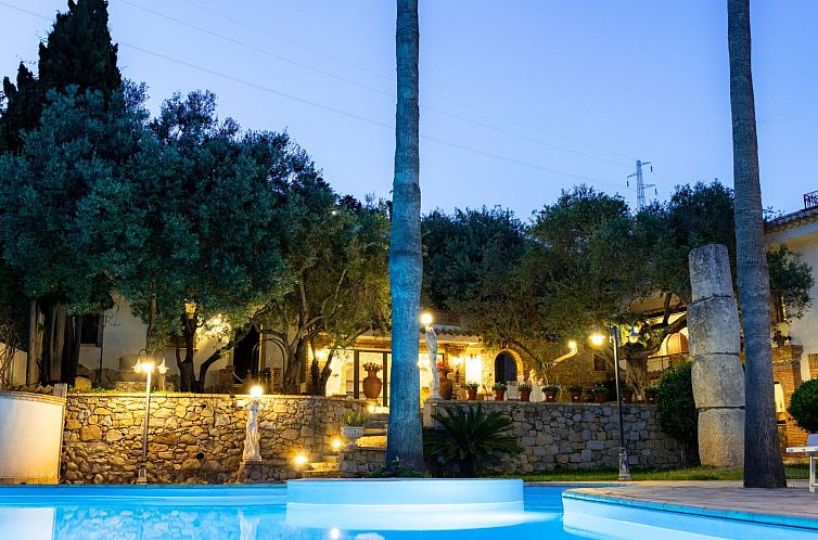 Vakantiehuis Villa Finù - Panoramavilla mit Pool
