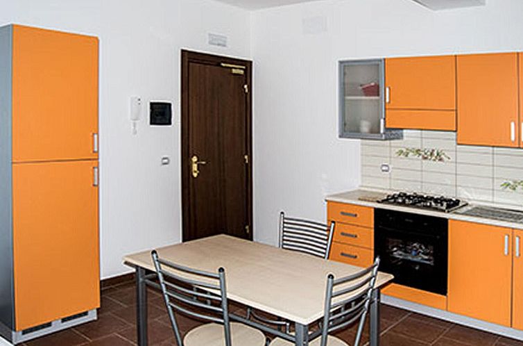 Appartement in Letojanni mit Terrasse