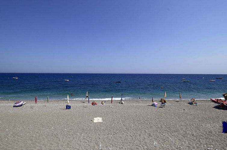 Appartement in Letojanni mit Terrasse