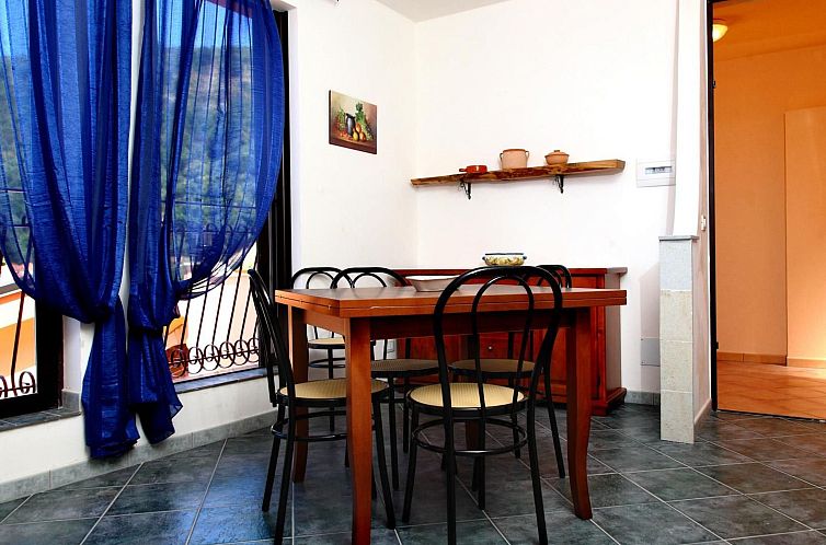 Appartement flacher Kirschbaum