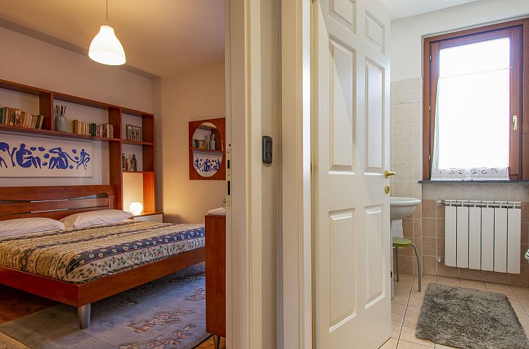 Appartement La Rondine (LUU280)