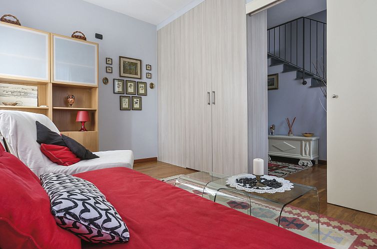 Appartement La Rondine (LUU280)