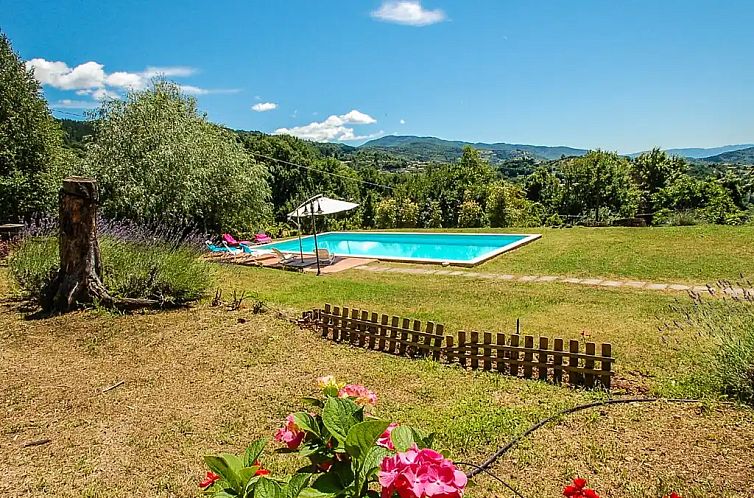 Huis met privé zwembad nabij Lucca