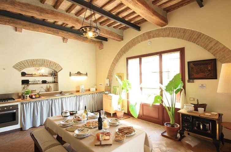 Appartement Wohnung in Bauernhaus mit großem Garten, Schwim