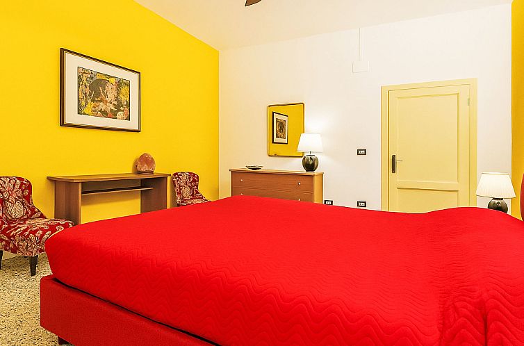 Appartement Wohnung in Bauernhaus mit großem Garten, Schwim
