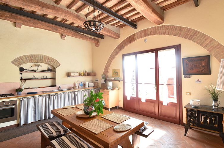 Appartement Wohnung in Bauernhaus mit großem Garten, Schwim