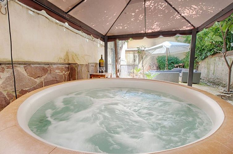 Appartement Zwei Schlafzimmer mit Garten und Whirlpool