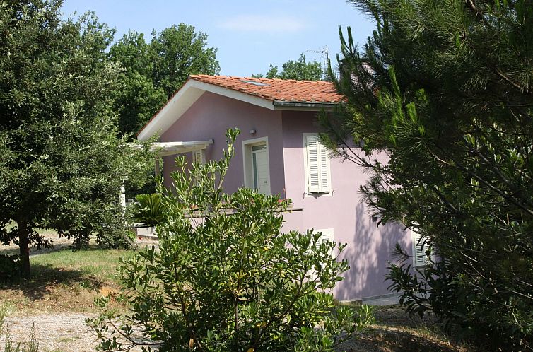 Vakantiehuis in Basetti mit Garten und Grill