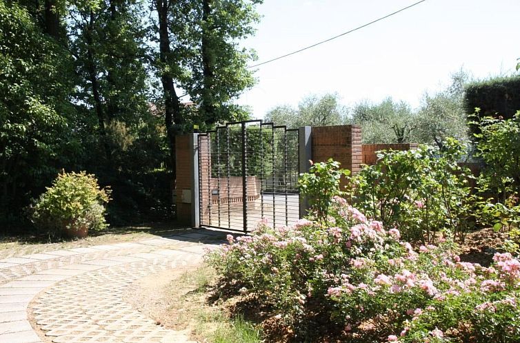 Vakantiehuis in Basetti mit Garten und Grill