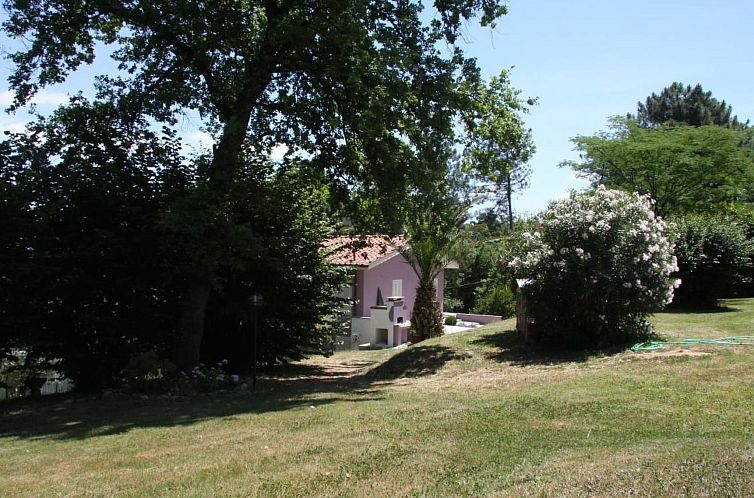 Vakantiehuis in Basetti mit Garten und Grill