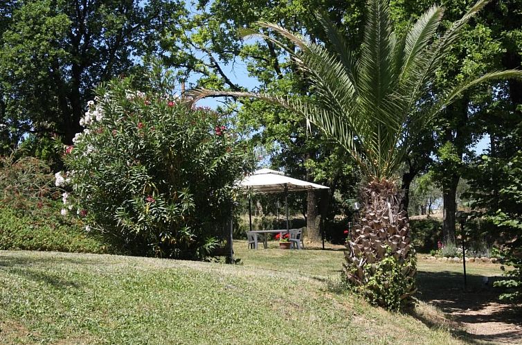 Vakantiehuis in Basetti mit Garten und Grill