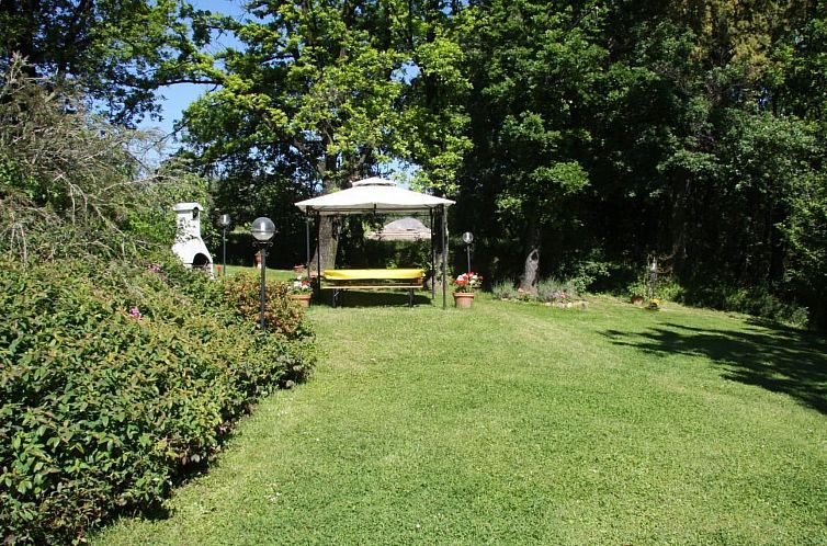 Vakantiehuis in Basetti mit Garten und Grill