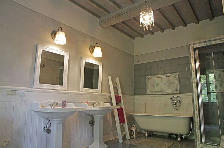 Vrijstaande woning in Arezzo