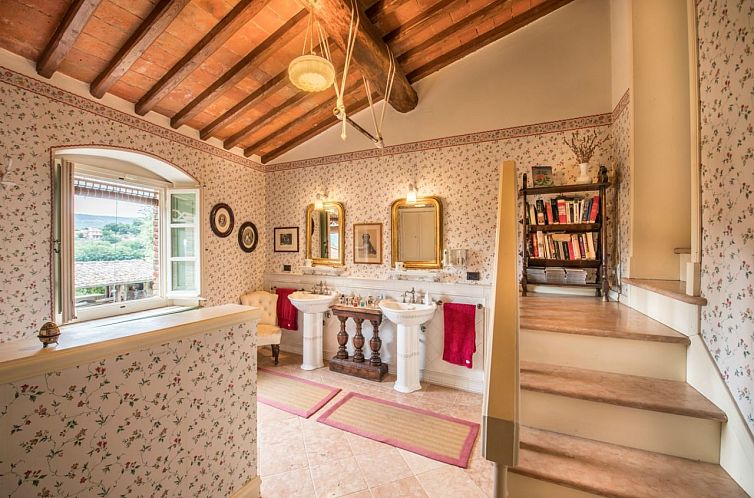 Vrijstaande woning in Arezzo