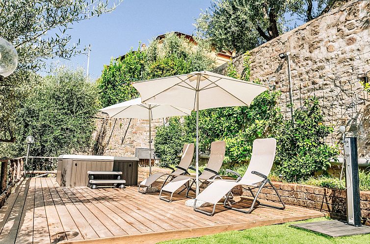 Appartement Wohnung 'The Grapefruit' mit Whirlpool
