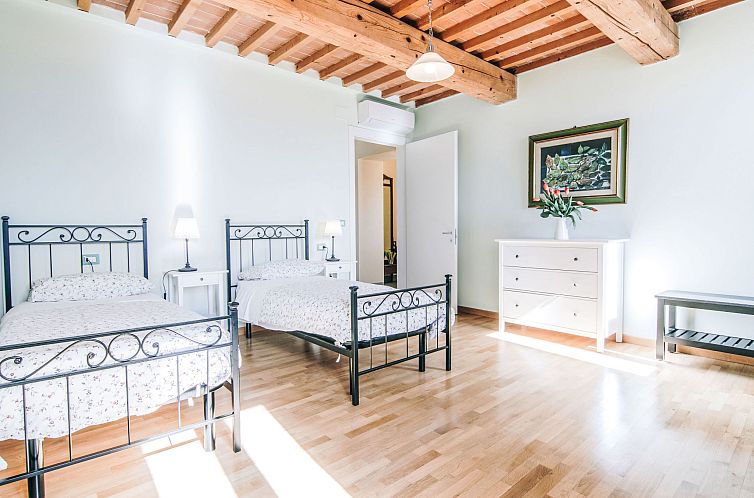 Appartement Wohnung "L'Arancio" mit Privatparkplatz