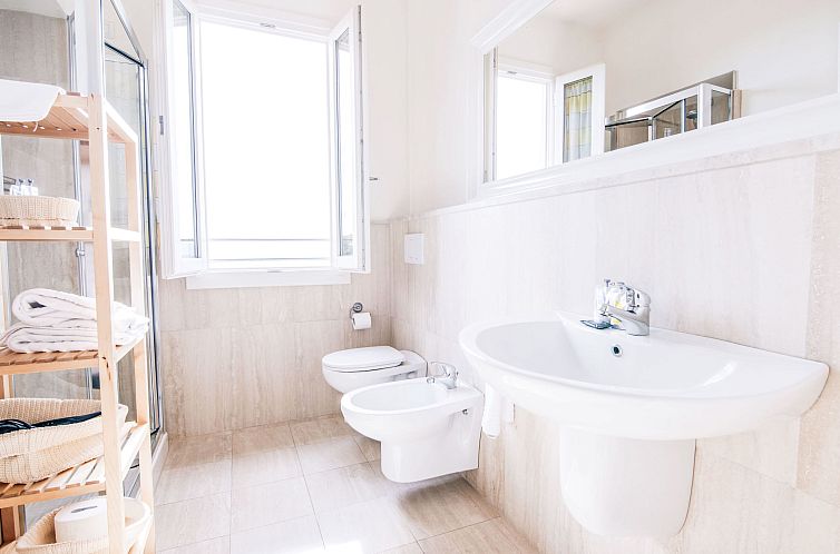 Appartement Wohnung "L'Arancio" mit Privatparkplatz
