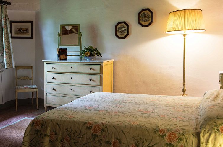 Appartement Rustikale Wohnung mit Swimmingpool in den Hügel