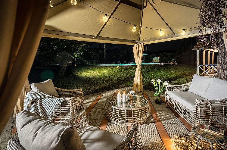 Vakantiehuis Villa mit Garten und privatem Pool