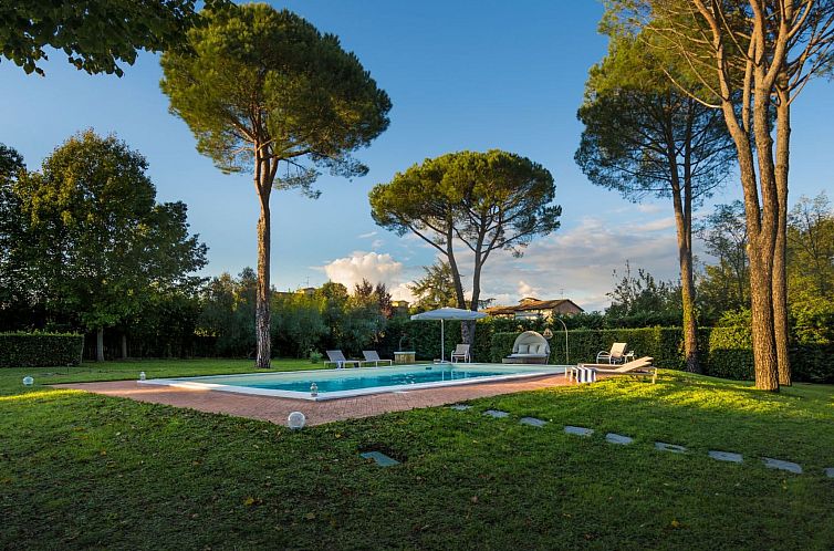 Vakantiehuis Villa mit Garten und privatem Pool