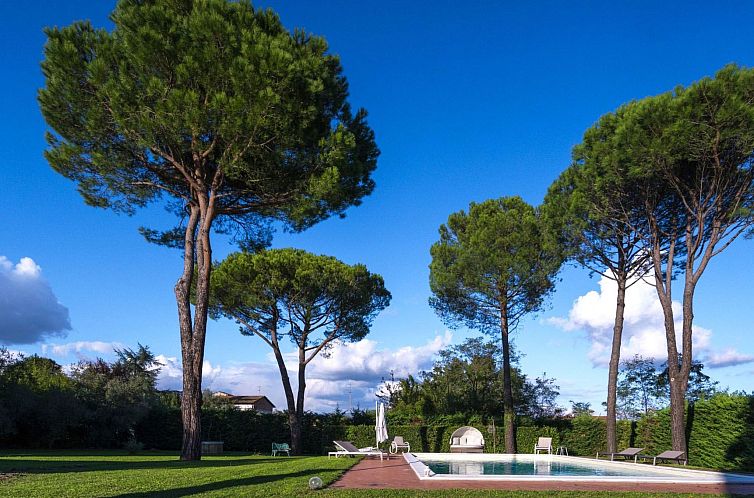 Vakantiehuis Villa mit Garten und privatem Pool