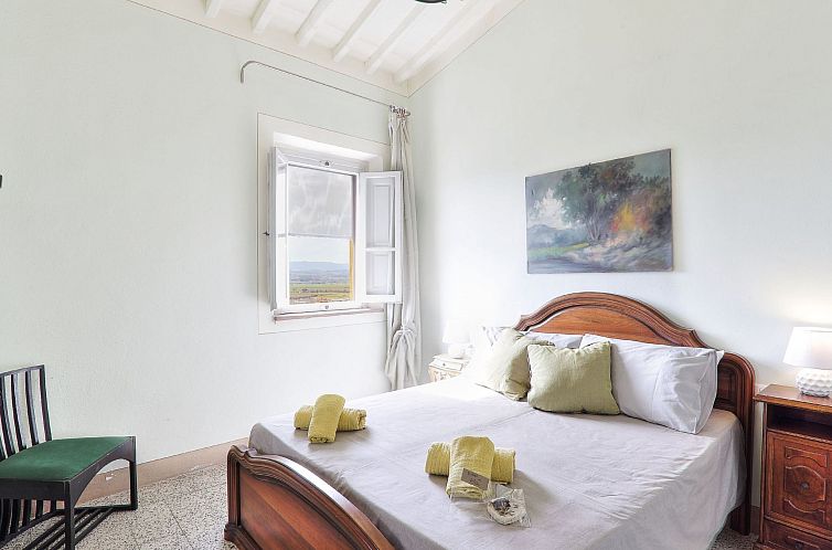 Vakantiehuis in Palaia mit Großem Garten