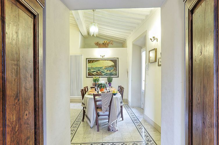 Vakantiehuis in Palaia mit Großem Garten