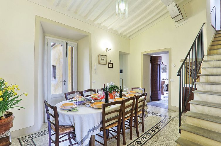 Vakantiehuis in Palaia mit Großem Garten
