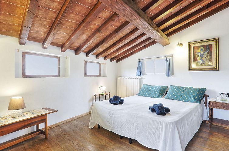 Vakantiehuis in Palaia mit Großem Garten