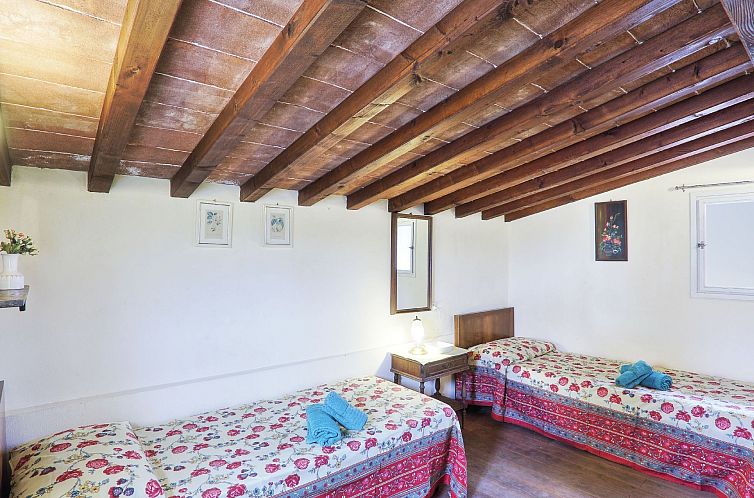 Vakantiehuis in Palaia mit Großem Garten
