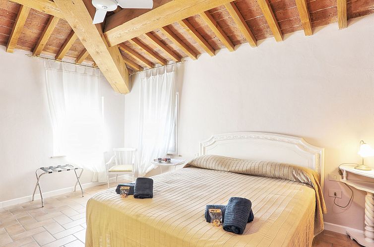 Appartement Wohnung in Palaia mit Großem Garten
